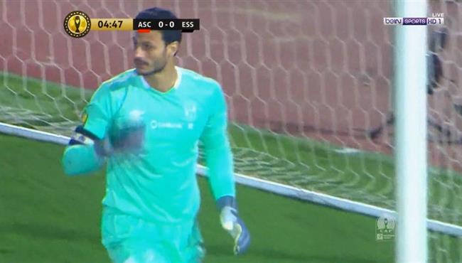تصدي محمد الشناوي الرائع ينقذ الاهلي من هدف محقق للنجم الساحلي