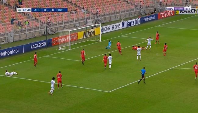 العارضة تحرم يوسف البلايلي من تسجيل هدف الاهلي الاول في مرمي استقلال دوشنبه