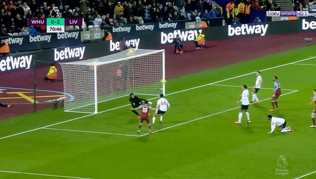 القائم ينقذ ارنولد من تسجيله هدف بالخطأ في مرماه