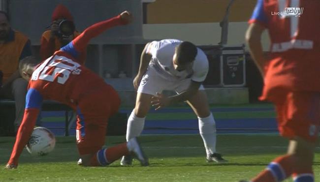 هل حرم الحكم الهلال من ركلة جزاء امام أبها