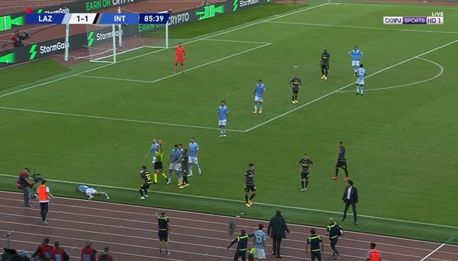 طرد ستيفانو سينسي في مباراة انتر ميلان ولاتسيو بالدوري الايطالي