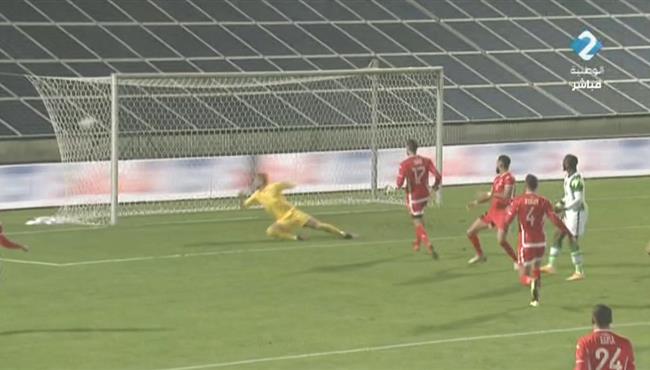 حارس تونس يتصدي لركلة جزاء امام نيجيريا