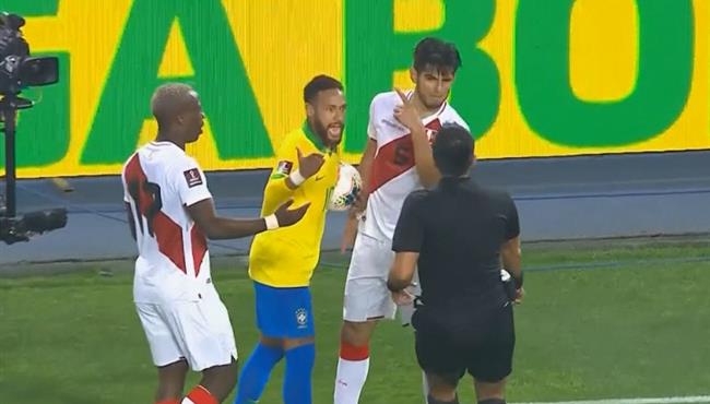 طرد لاعب بيرو بعد ضرب ريتشارليسون ورد فعل غاضب من نيمار