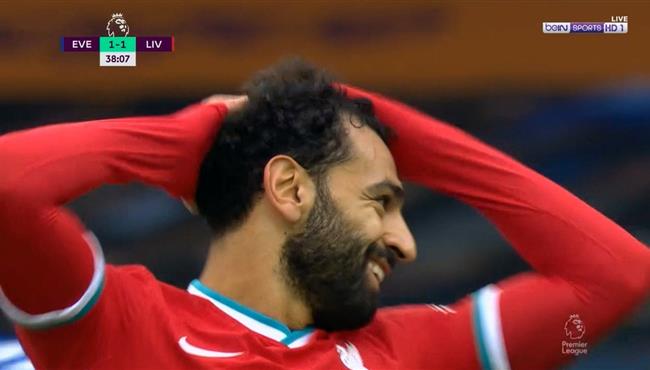 محمد صلاح يهدر فرصة هدف محقق امام ايفرتون