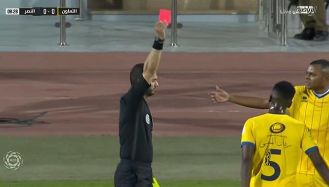 طرد ريان الموسى في مباراة النصر والتعاون بالدوري السعودي