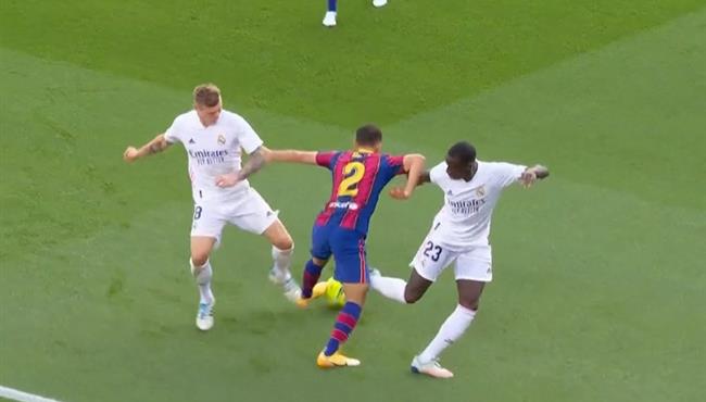 مهاراة ديست الرائعة في مباراة برشلونة وريال مدريد