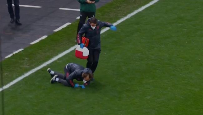 لقطة طريفه في مباراة بايرن ميونخ ولوكوموتيف موسكو بدوري ابطال اوروبا