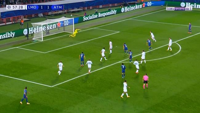 تصدي حارس لوكوموتيف موسكو الرائع يحرم جواو فيليكس من تسجيل هدف عالمي