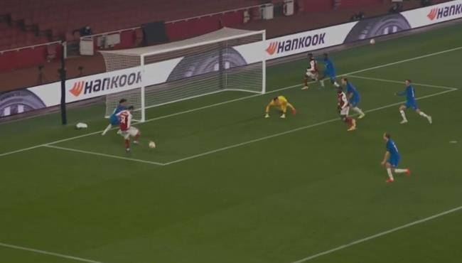 لن تصدق كولاسيناك يهدر هذه الفرصه والمرمي خالي في مباراة ارسنال ومولده