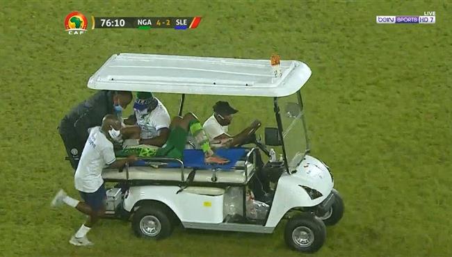 اصابة قوية للاعب نيجيريا امام سيراليون في تصفيات كاس امم افريقيا