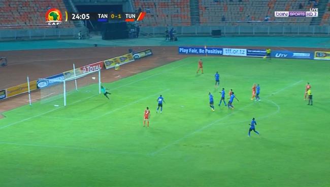 العارضة تحرم سيف الدين خاوي من تسجيل هدف صاروخي في مرمي تنزانيا