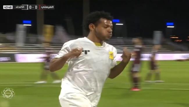 هدف الاتحاد الاول في مرمي الفيصلي بالدوري السعودي