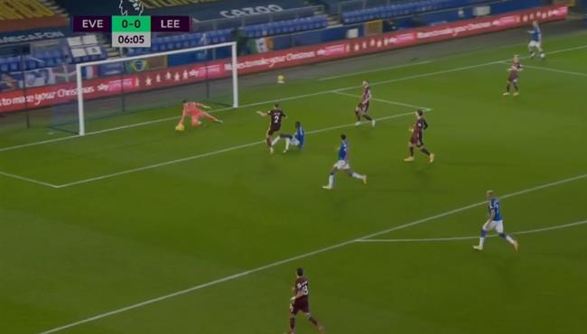 تصدي رائع من ايلان ميسلير حارس ليدز يحرم ايفرتون من هدف مؤكد