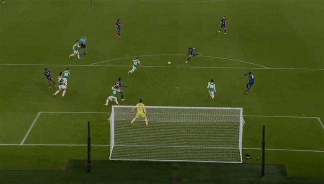 القائم يرد هدف رائع لـ لاكازيت في مباراة ارسنال ورابيد فيينا