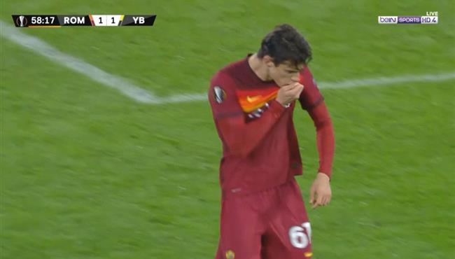 هدف ريكاردو كالافيوري الصاروخي في مباراة روما ويانج بويز