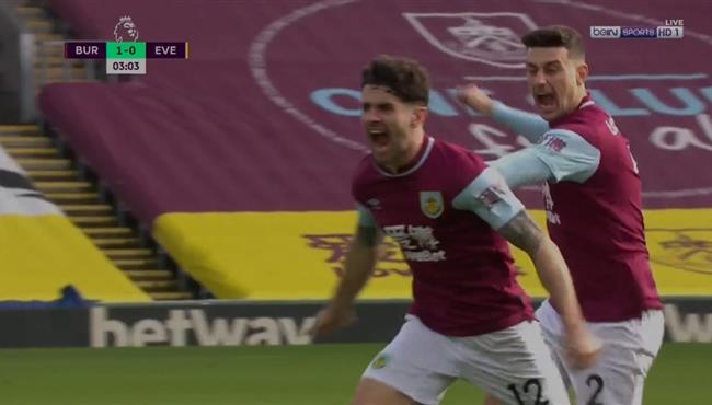 هدف رائع لبيرنلي في مرمي ايفرتون بالدوري الانجليزي