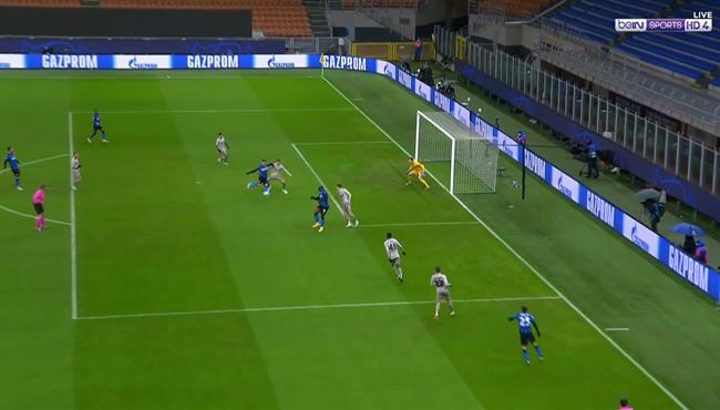 العارضة تحرم لاوتارو مارتينيز من تسجيل هدف لانتر ميلان امام شاختار