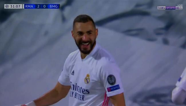 هدف كريم بنزيما الثاني فى مرمي بوروسيا مونشنجلادباخ بدوري ابطال اوروبا