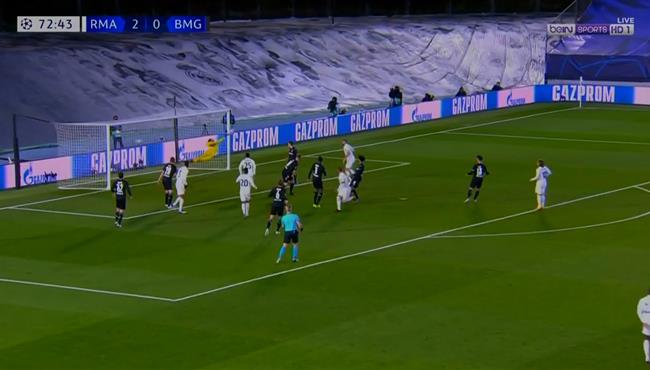 تصدي يان سومر الخرافي يحرم راموس من تسجيل هدف في مباراة ريال مدريد ومونشنجلادباخ