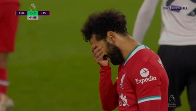 محمد صلاح يهدر هدف محقق امام فولهام بعد استلام ودوران بمهارة رائعة