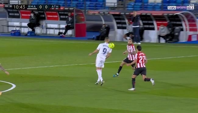 كريم بنزيما يمرر الكرة بطريقة رائعة فى مباراة ريال مدريد واتلتيك بلباو