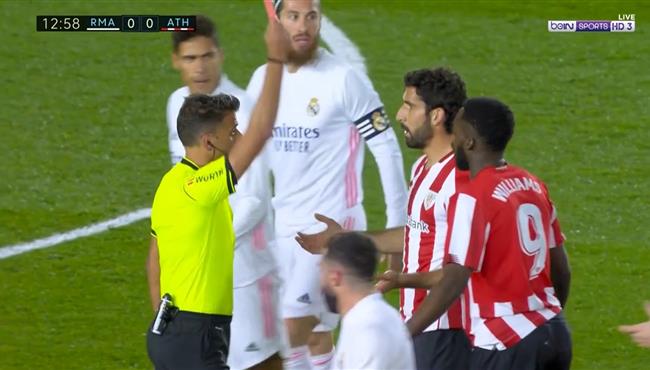 طرد راؤول جارسيا فى مباراة ريال مدريد واتلتيك بلباو