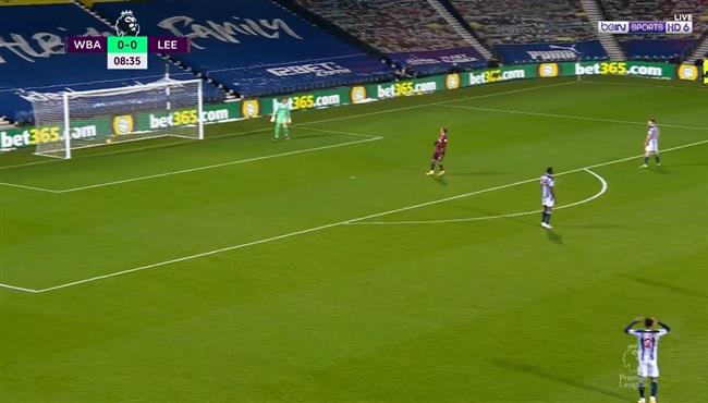 هدف كوميدي فى مباراة وست بروميتش وليدز يونايتد