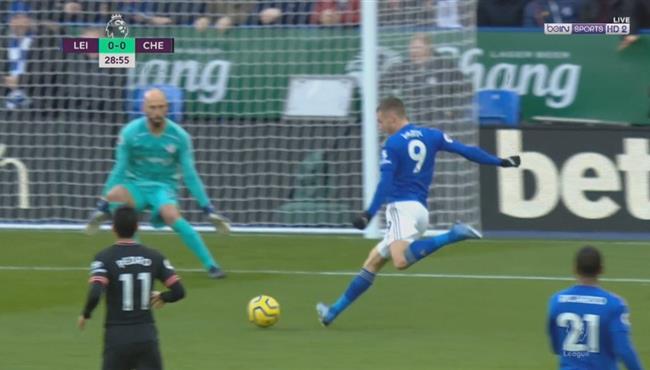 كاباييرو ينقذ هدف محقق من فاردي بعد تمريرة رائع بالصدر من أيوزي بيريز