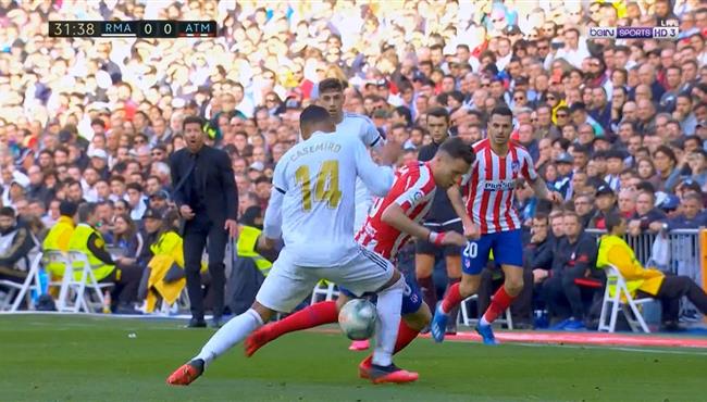 كوبري رائع من ساؤول لكاسيميرو في مباراة ريال مدريد واتلتيكو مدريد