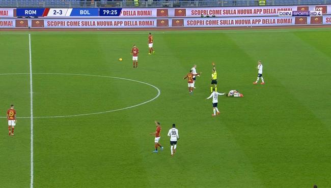 طرد برايان كريستانتي في مباراة روما وبولونيا بالدوري الايطالي