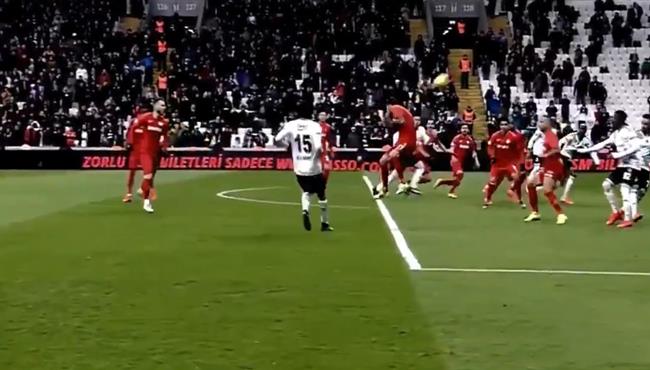 محمد النني يتسبب في ركلة جزاء يسجل منها بشكتاش هدف امام غازي شهير