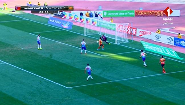 حارس اتحاد تطاوين يحرم لاعب الترجي من تسجيل هدف عالمي بالكعب