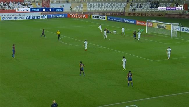 تصدي رائع من ياسر المسيليم يحرم اسماعيل مطر من تسجل هدف في مرمي الاهلي