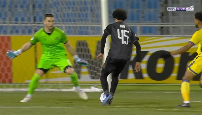 حارس النصر يتصدي لانفراد اكرم عفيف وينقذ مرماه من هدف محقق للسد