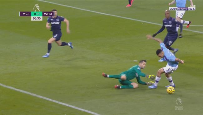 خيسوس يتلاعب بحارس وست هام ويهدر فرصة هدف بطريقة لا تصدق