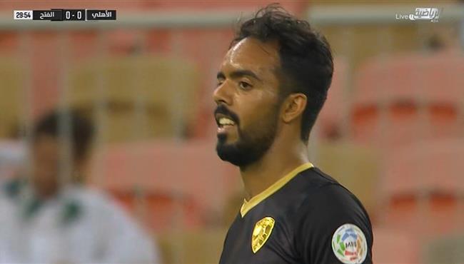 العارضة تحرم علي الزقعان من تسجيل هدف الفتح الاول في مرمي الاهلي
