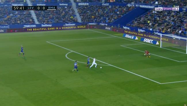 بنزيما يهدر انفراد امام مرمي ليفانتي بالدوري الاسباني