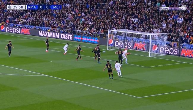 تصدي مذهل من ايدرسون ينقذ مرمي مانشستر سيتي من هدف اول لـ ريال مدريد
