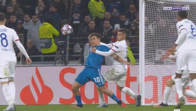 هل حرم الحكم ديبالا من ركله جزاء امام ليون