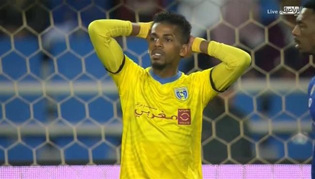 العارضة تحرم التعاون من تسجيل هدف التعادل امام الهلال في الدوري السعودي