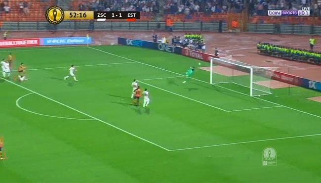 تصدي رائع من محمد ابو جبل امام صاروخية خليل شمام في مباراة الزمالك والترجي