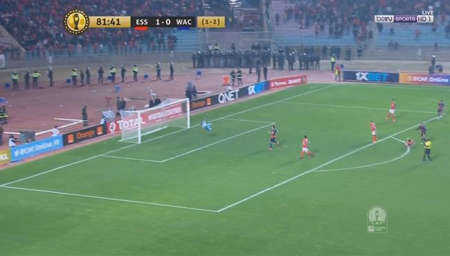 العارضة تحرم الوداد من تسجيل هدف رائع امام النجم الساحلي