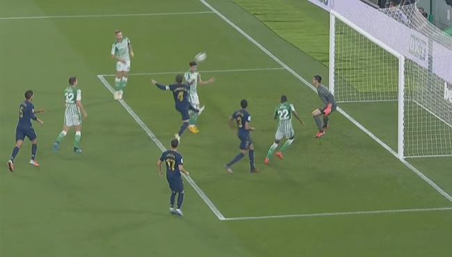 بارترا يهدر هدف محقق لريال بيتيس امام ريال مدريد في الدوري الاسباني