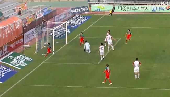 بعد عودة كرة القدم في كوريا هدف رائع ي سجل بالكعب في الدوري الكوري