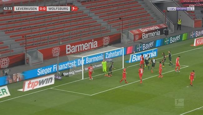 هدف فولفسبورج الاول في مرمي باير ليفركوزن
