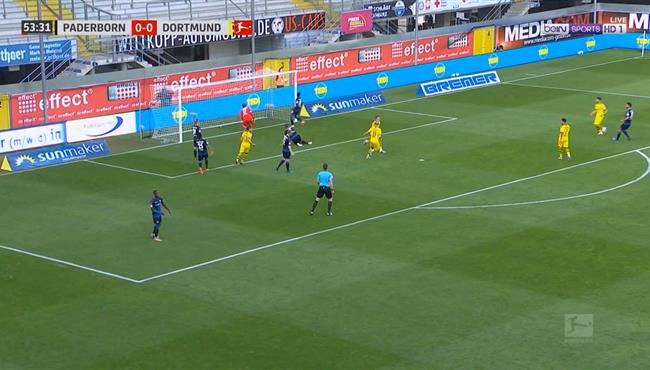 هدف بوروسيا دورتموند الاول في مرمي بادربورن هازارد