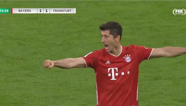هدف ليفاندوفيسكي في مرمي اينتراخت فرانكفورت بكأس المانيا