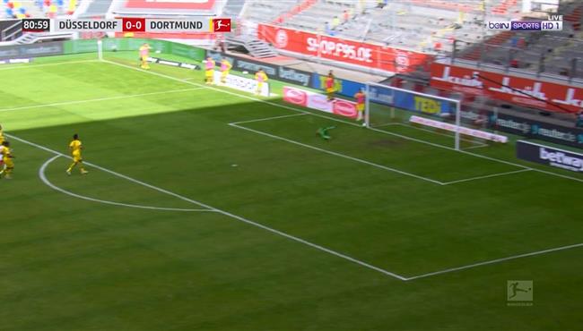 القائم يحرم لاعب دوسلدورف من تسجيل هدف رائع في مرمي بوروسيا دورتموند