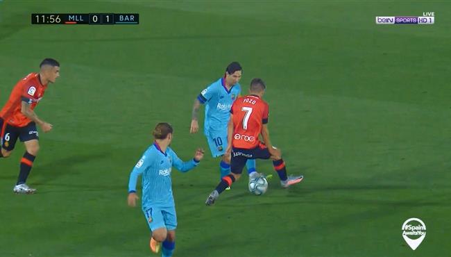 كوبري رائع من ميسي للاعب ريال مايوركا في الدوري الاسباني بتعليق عصام الشوالي