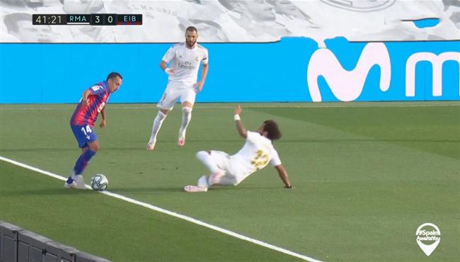 لاعب ايبار يتلاعب بـ مارسيلو بطريقة رائعة في الدوري الاسباني